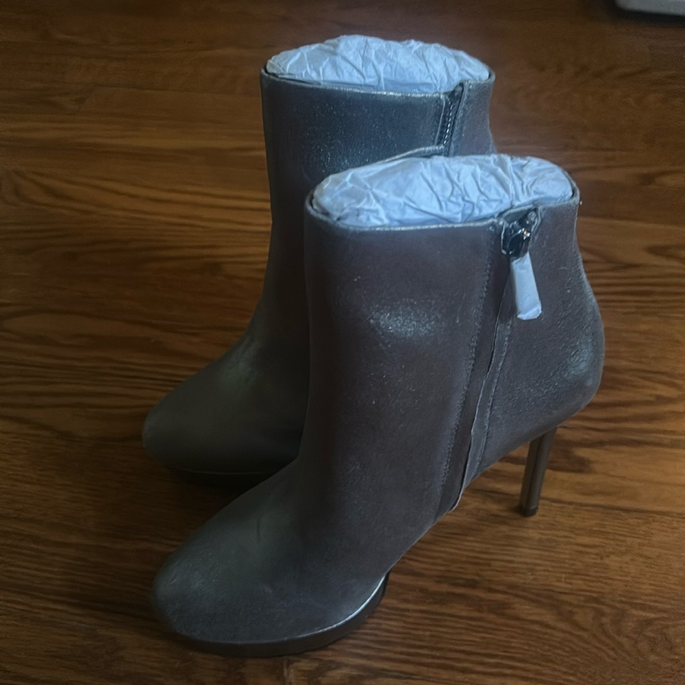 DKNY New without box, Size 8 Color: Metallic Gray Bronze.
